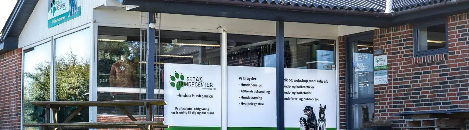 Indgang til SECA's Hundecenter i Hirtshals