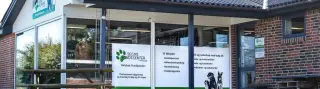 Indgang til SECA's Hundecenter i Hirtshals